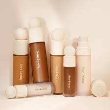RARE BEAUTY Liquid Touch Weightless Foundation